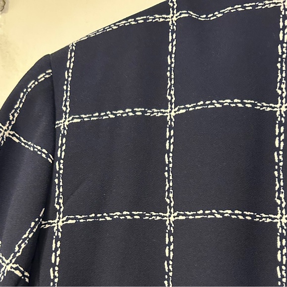 Urban Outfitters Women's Navy and White Padded Blazer (Brand New) - Picture 14 of 15